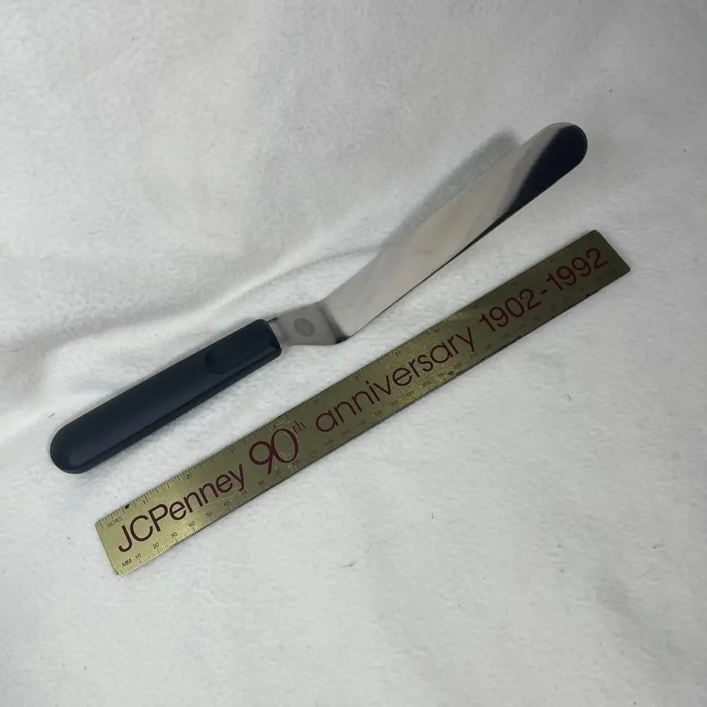 Wilton Angled Icing Spatula